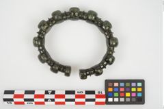Foto von Bronzeknotenarmreif (NHMW-PRAE-026121)